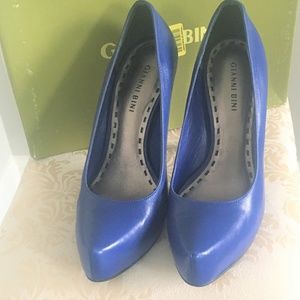 Beautiful Gianni Bini Royal Blue Leather Pumps